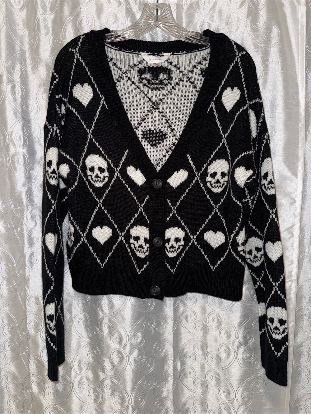 No Boundaries Black & White Skull Heart Knit Cardigan Sweater Size Large 🔥 G10